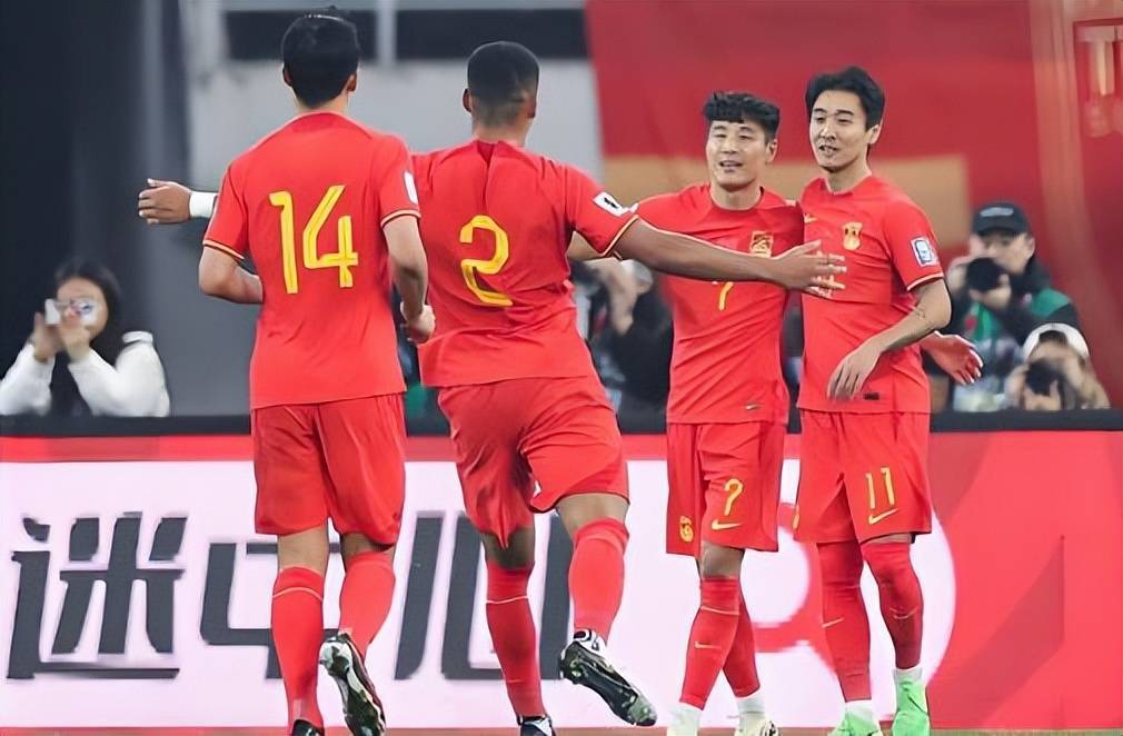 喜讯！亚足联主席发文祝贺中国队，中国队为此提前在2026年获得参加世界杯参赛资格
