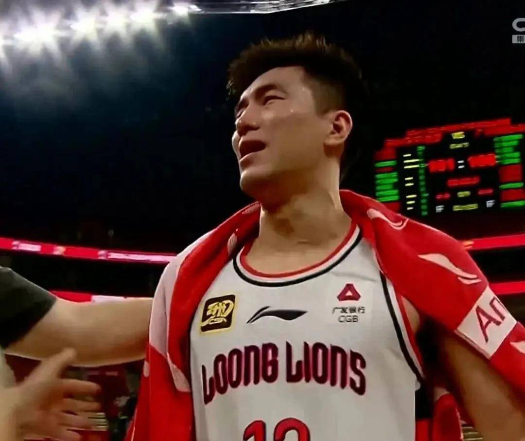 辟谣了！郭艾伦回应诈骗案！拒绝2年顶薪合同打水漂