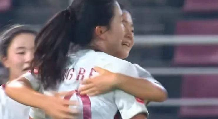 失误致胜！肖亚飞远射破门助U20女足领先泰国