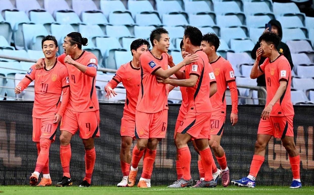 国足6月初开启新一期集训，热身对手已基本敲定两家，一队不来了