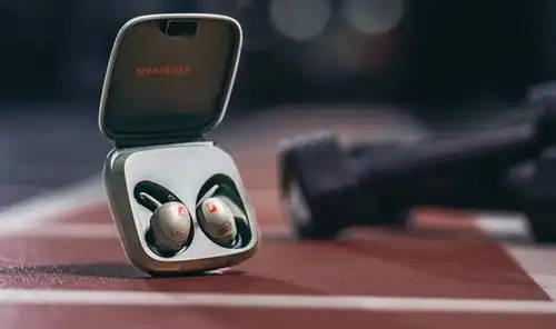 跑步者选什么耳机？推荐十款狂甩不掉的运动耳机，小白也能不踩坑