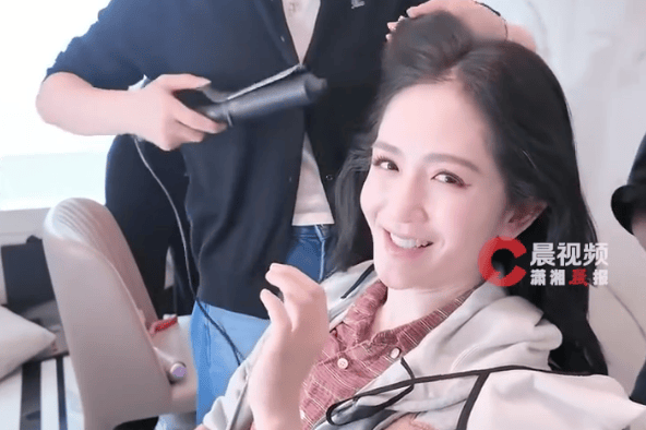 谢娜揭秘《浪姐》初见面混乱真相：节目组创新求变