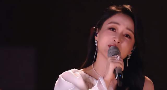 原创
            49岁赵子琪分高还要淘汰，发文称不会再来，粉丝质疑浪姐规则？封面图