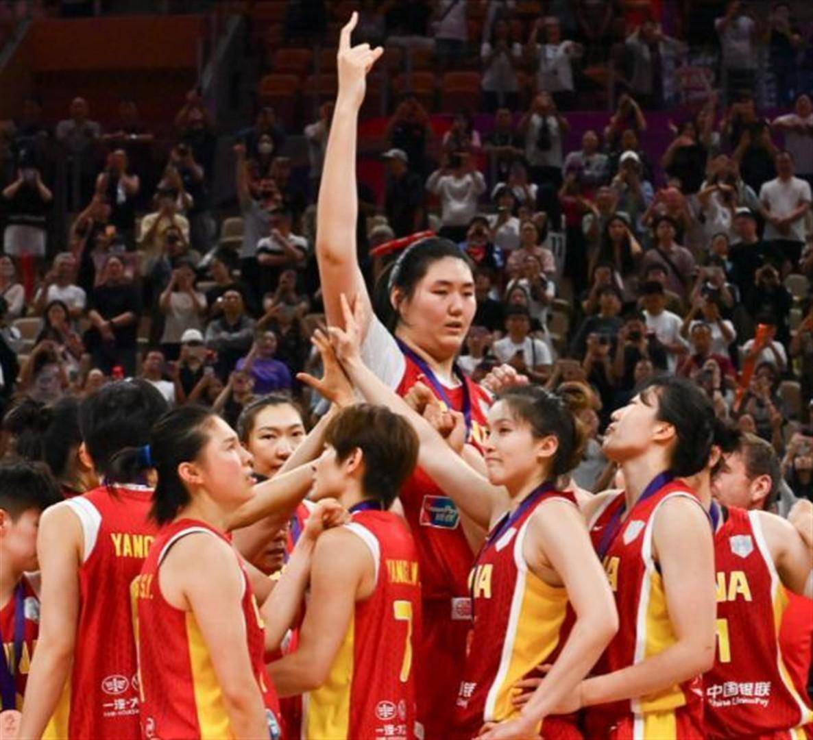 太尴尬了，中国女篮集训首日只有1人参训，老将打联赛小将上学