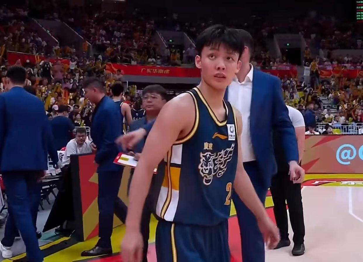 逼广东队打京沪！CBA最大黑马锁定积分榜第3，杜锋面临一轮游？
