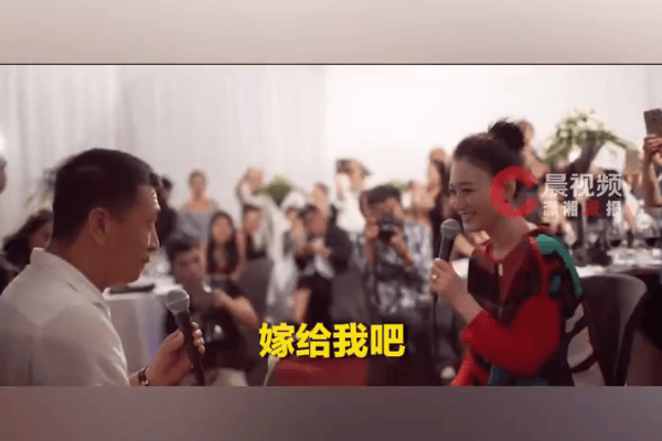 李小冉揭秘老公浪漫求婚！徐佳宁豪言“5亿让你任性‘作’”