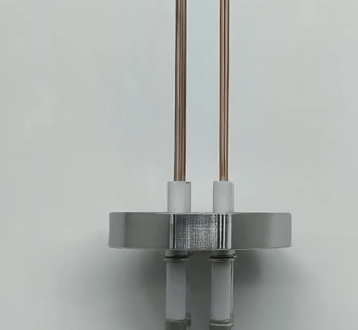 CF63法兰上焊接4个高电压馈通