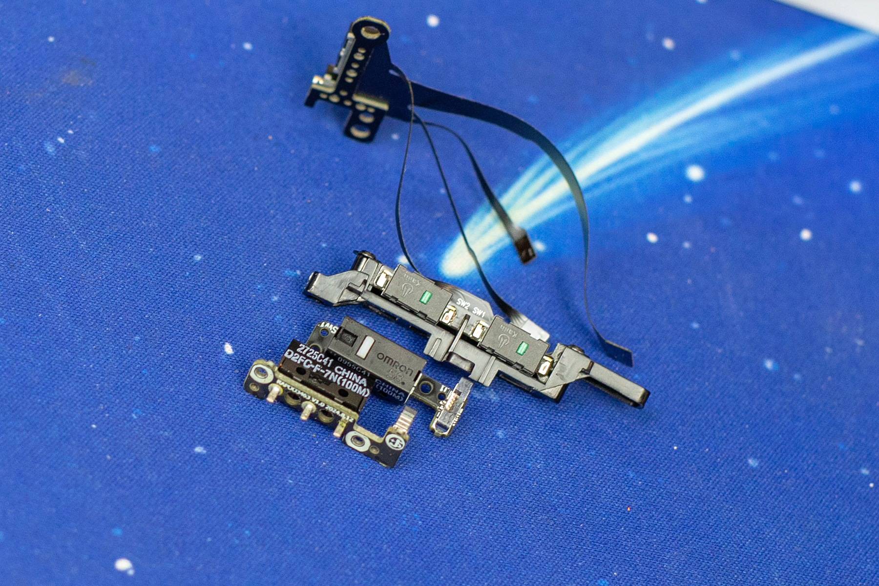 雷柏VT1/VT1MAX拆机实测，这49克分量里藏着哪些值得玩味的细节