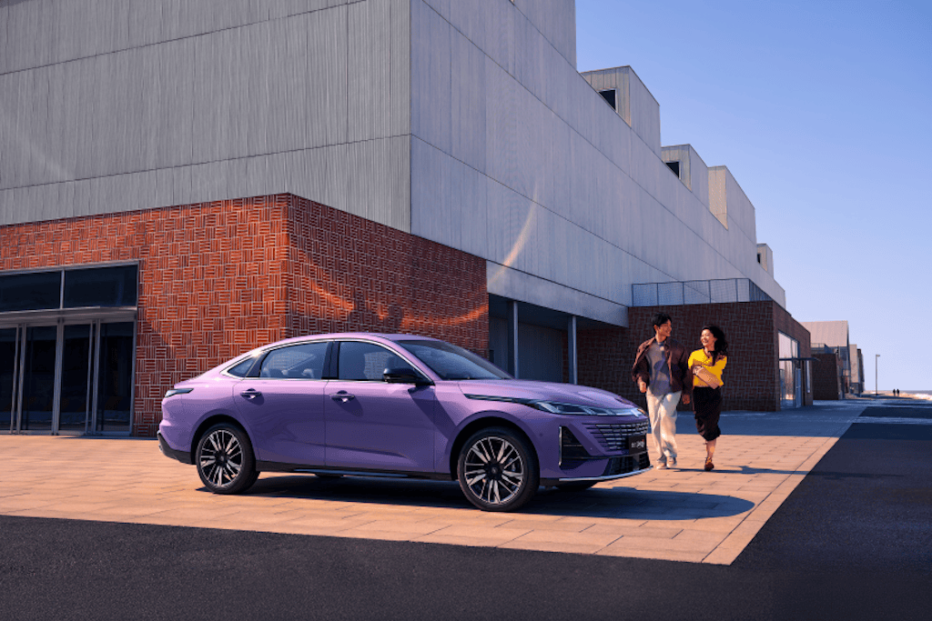 长安蓝鲸超擎引领HEV进入7 万时代！4093.png