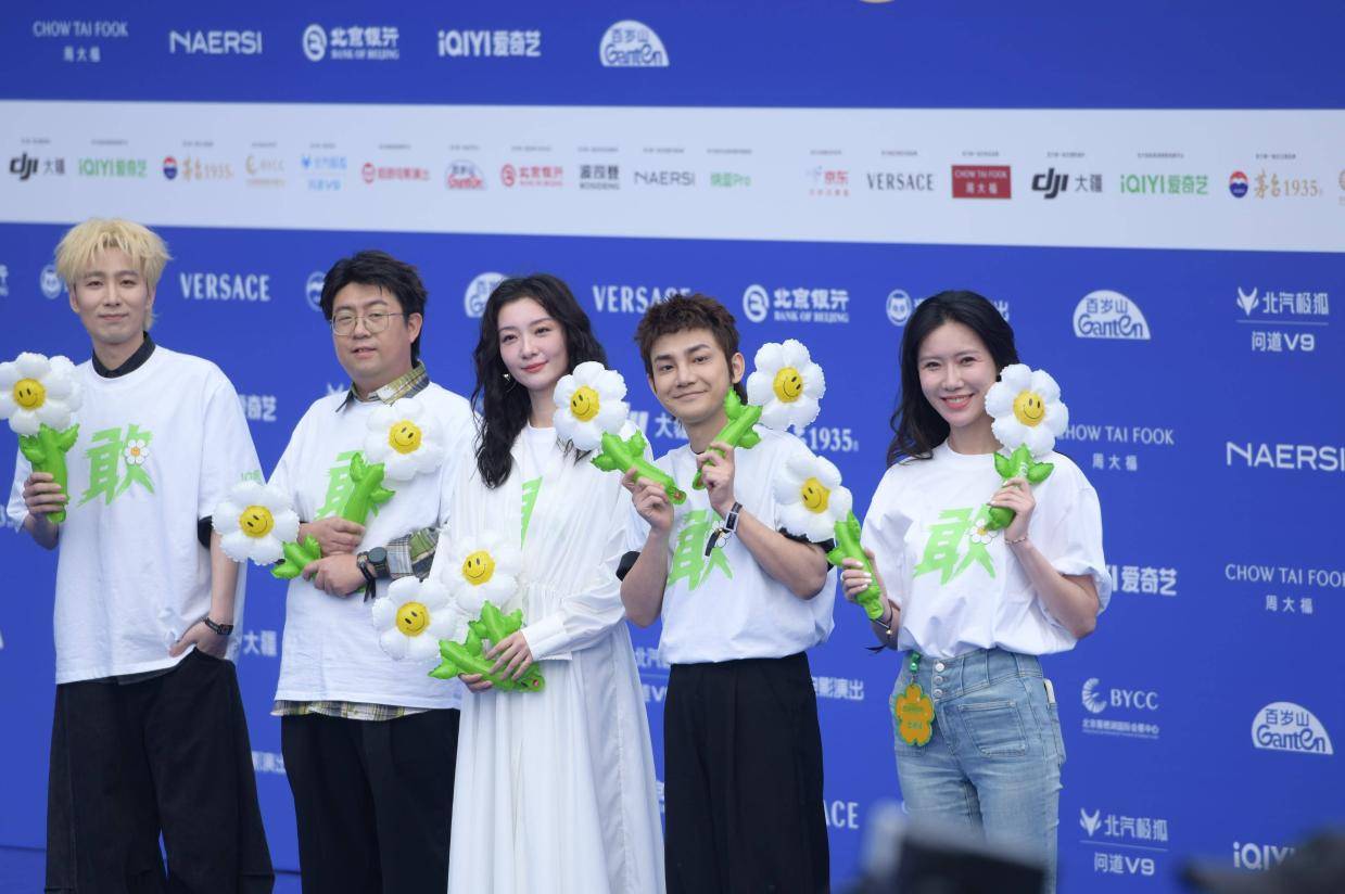 蒋龙笑谈张弛《10间敢死队》表现：影帝级标准，我紧随其后