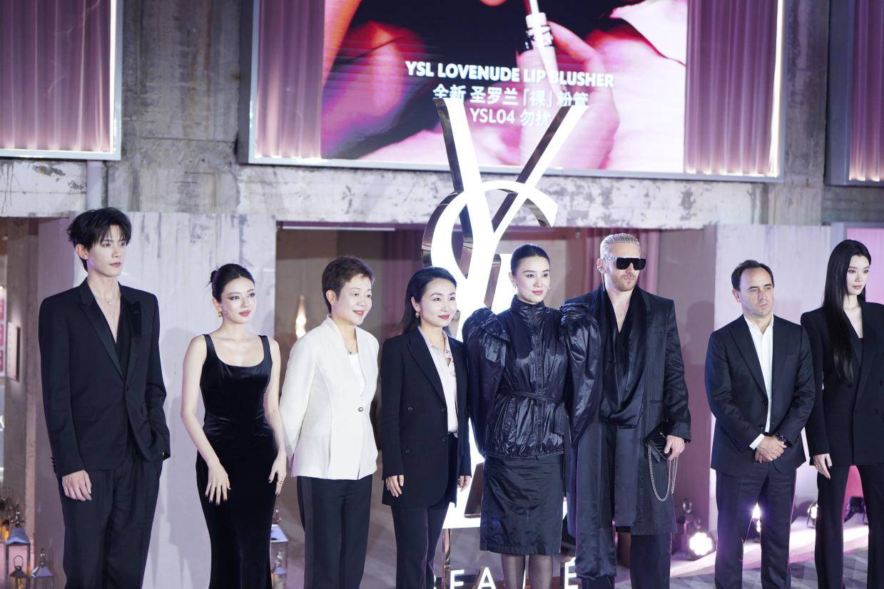 宋佳奚梦瑶尽显优雅魅力 邓凯闫桉全黑造型帅气吸睛