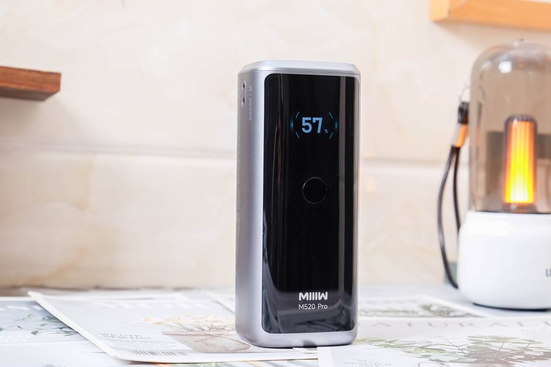 米物能量柱Pro体验：120W小米秒充+100W笔记本快充，一个顶三个