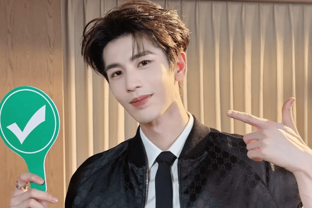 张凌赫展现多面才华 渴望挑战科幻悬疑实现表演突破