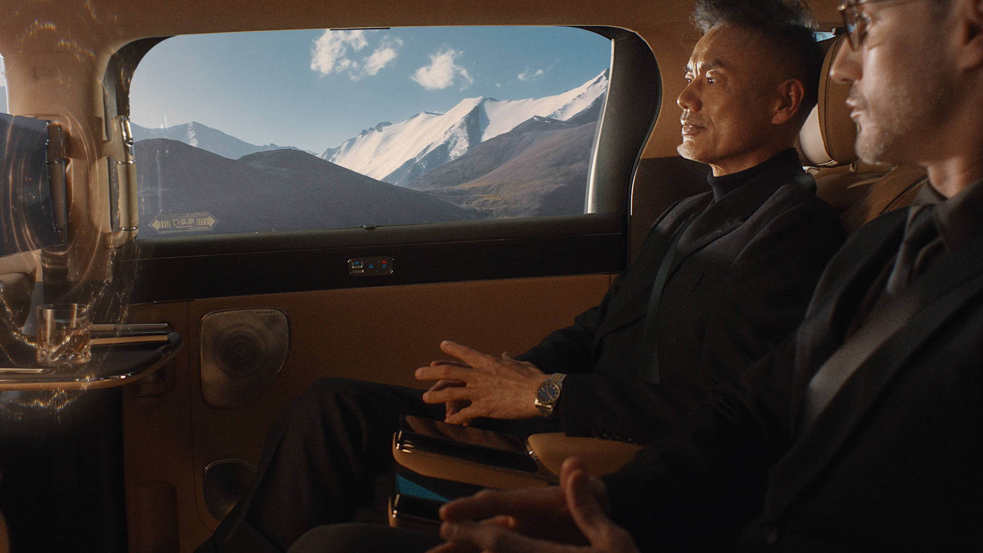 全球首搭第二代刀片电池及闪充技术的MPV，腾势D9上市35.98万元起