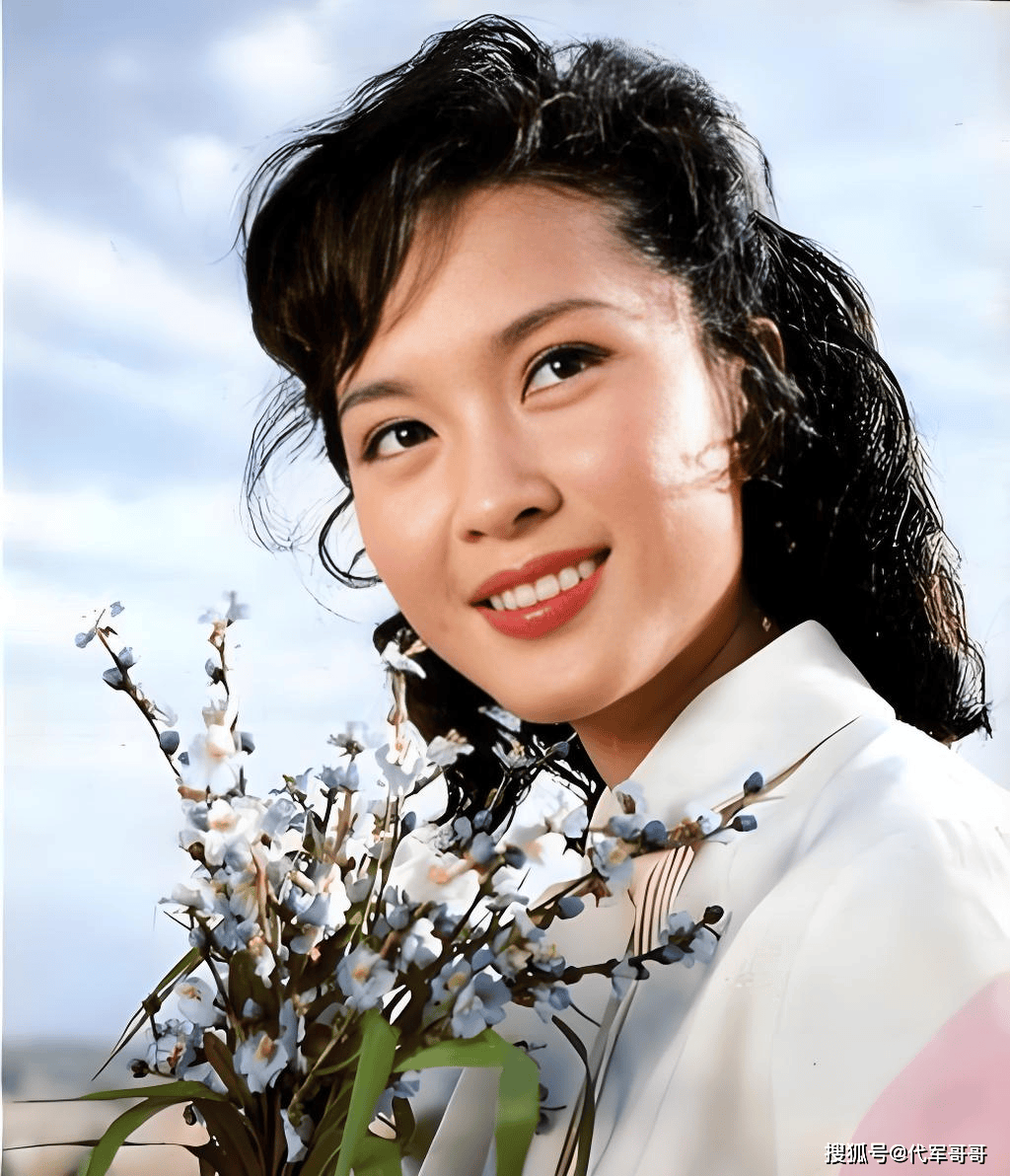 68岁方舒近况曝光！两段失败婚姻 如今2个女儿是她的骄傲