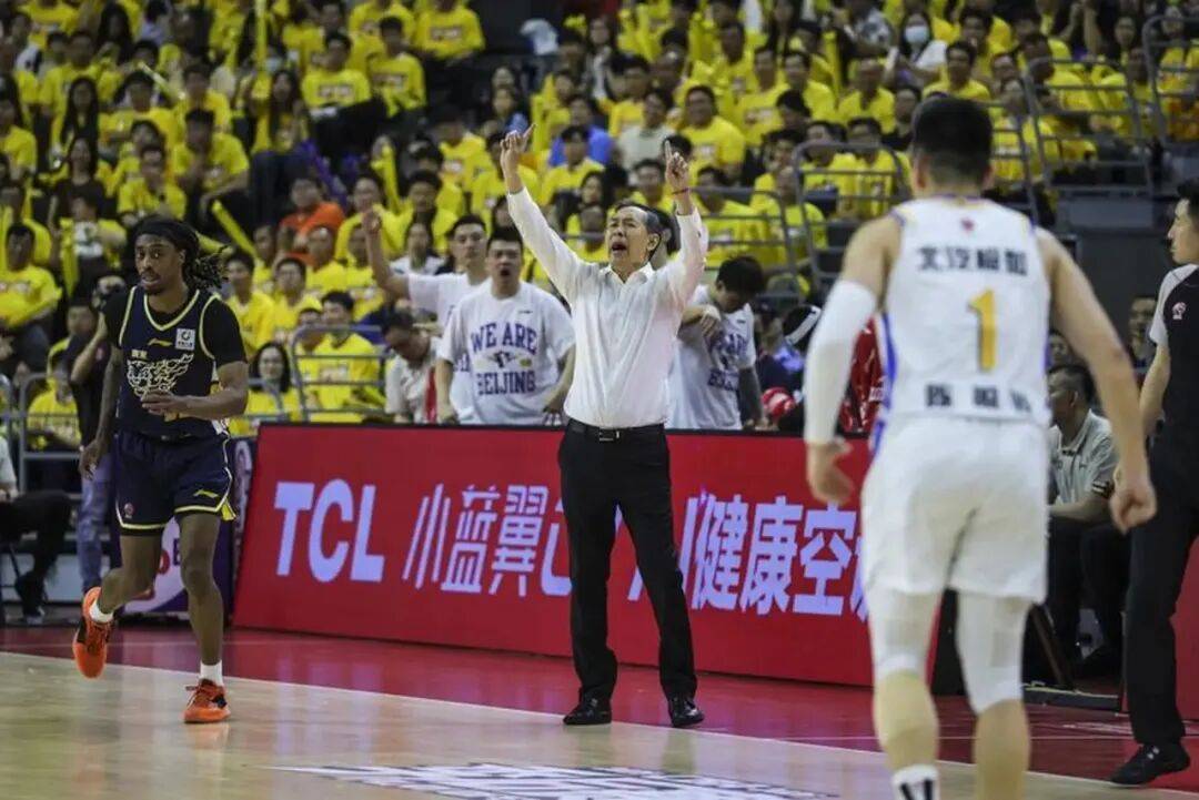 爷青回！广东队绝杀北京队！杜锋赛后盛赞一人，杨鸣泼冷水