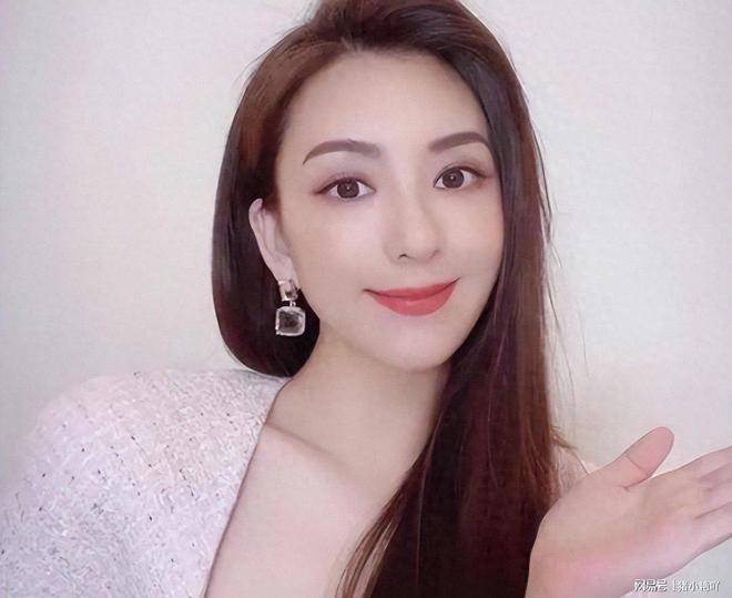 原创            猝不及防！方媛诞下三胎六个月再度官宣喜讯，连郭富城都始料未及