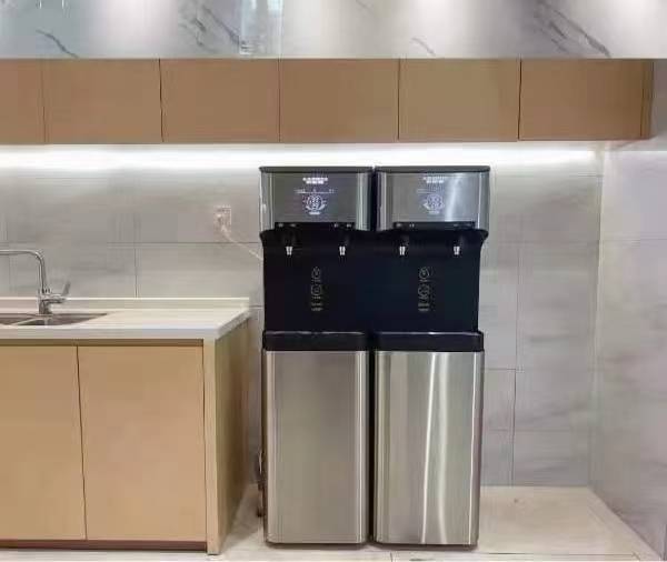 商用步进式直饮机采购避坑：企业茶水间升级，步进加热更省心