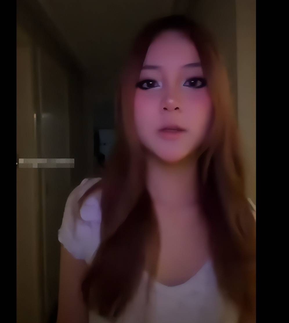 原创            李小璐女儿浓妆跳舞，甜馨颜值在线，继承父亲贾乃亮优秀基因！