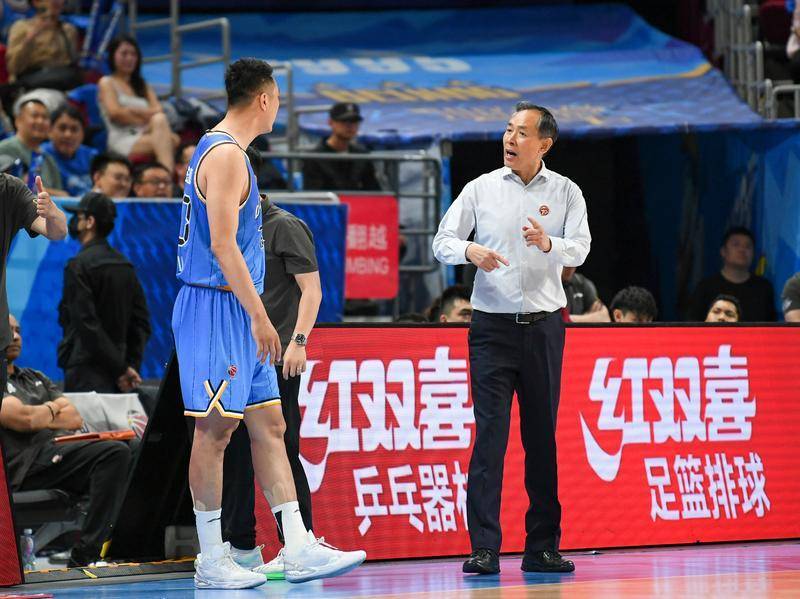北京两将任务消耗洛夫顿 陈盈骏解释如何走出低迷