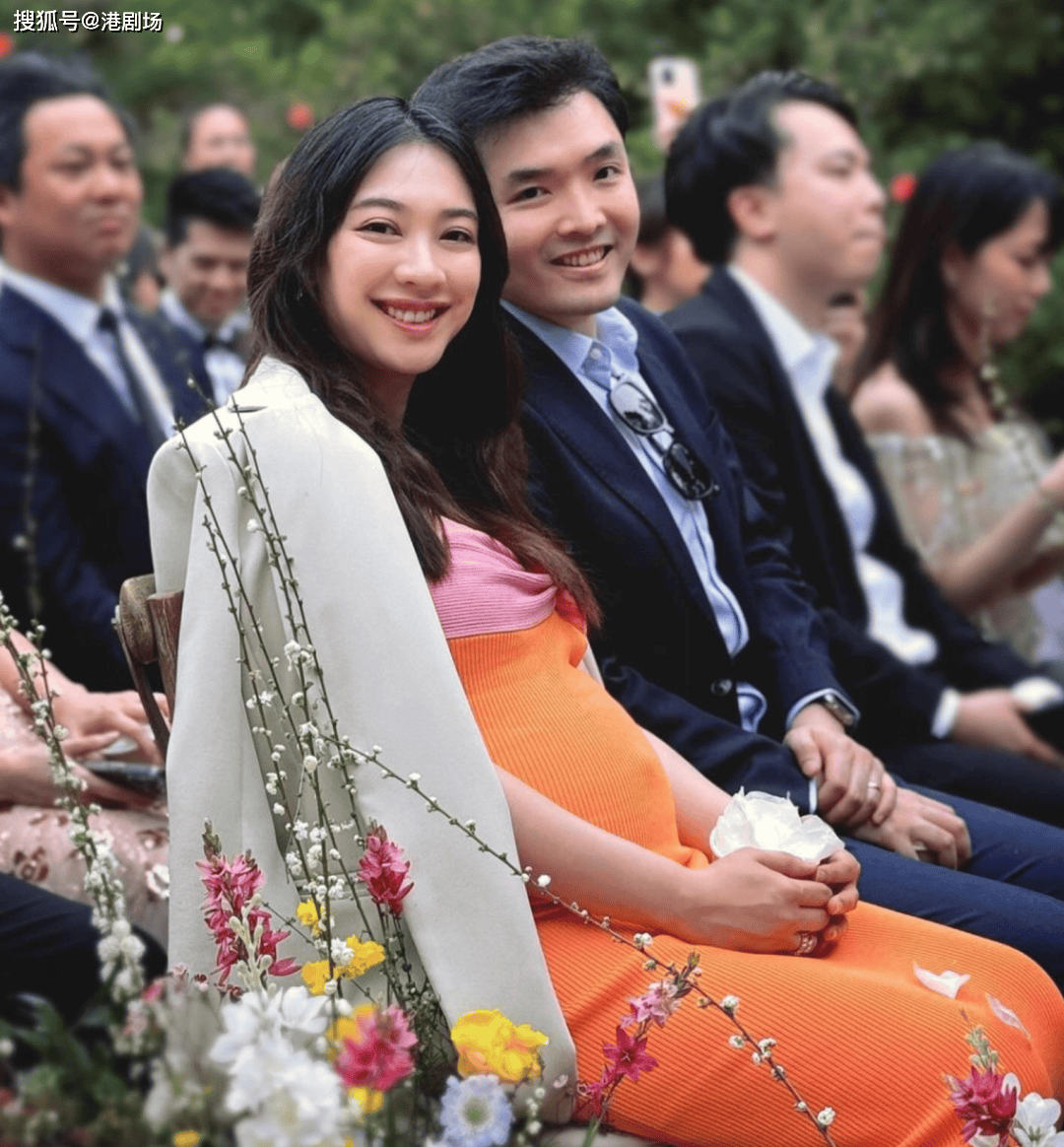 原创            前港姐宣布再怀孕三年抱两！去年才与TVB续约又放产假，拍戏遥遥无期？