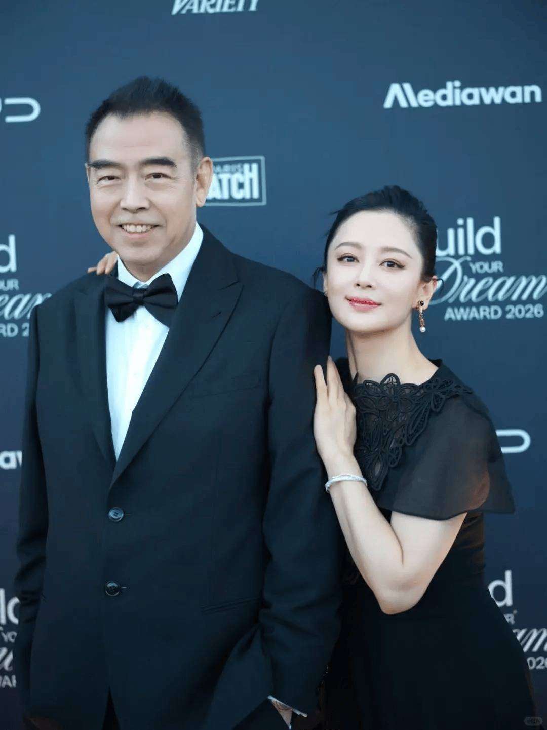 陈凯歌戛纳显老态陈红靠这招拴住他30年网友太会了