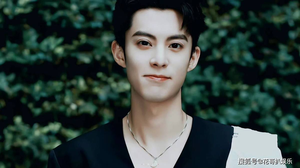 原创            王鹤棣经纪人深夜发文鸣不平，网友戏称职高二人组，黑历史被挖出