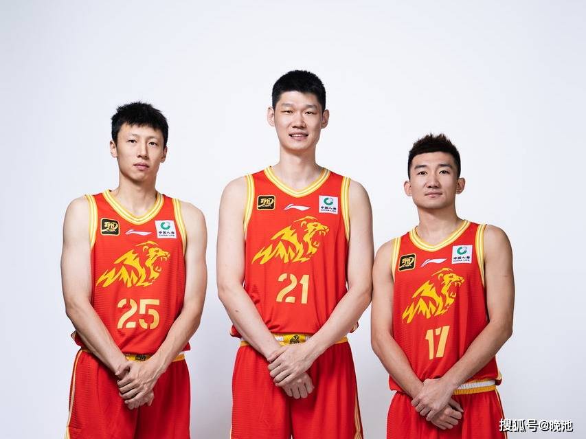 今晚！CCTV5直播CBA上海男篮VS浙江广厦，张镇麟+王哲林PK胡金秋+孙铭徽