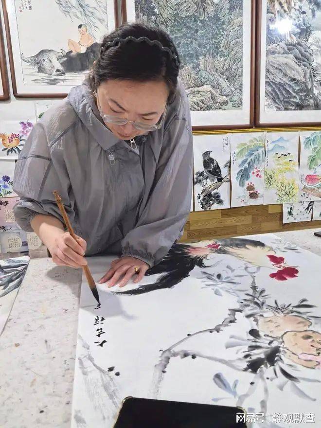 青年女绘画老师徐小琴画作请赏析