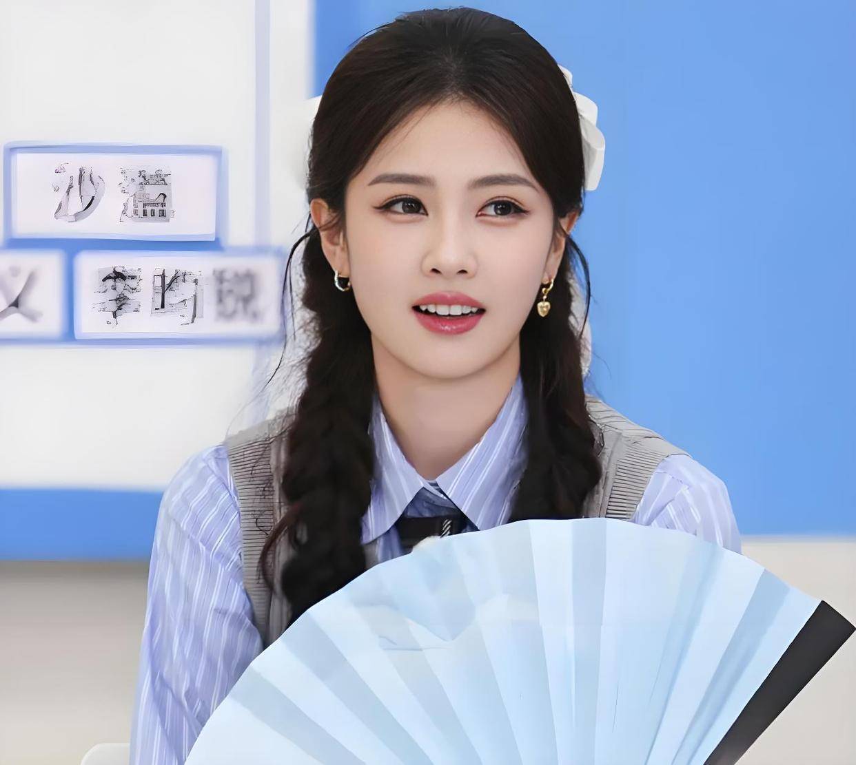 原创            32岁还言行随意，白鹿这次真的做错了吗？