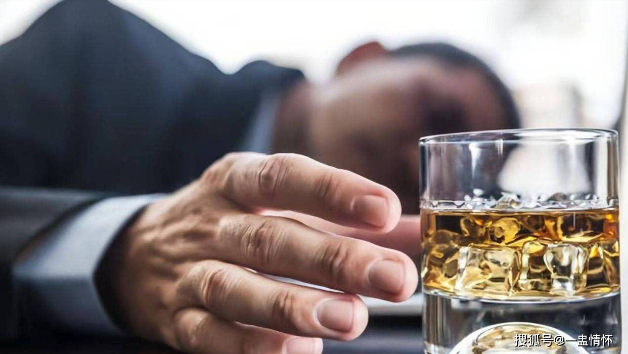 白酒再次被关注！医生发现：高血压喝白酒，不用多久或有5变化——别等身体亮红灯才后悔！