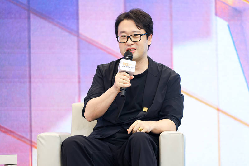 《年会不能停！》导演董润年：全球商业片剧作能力下滑，年轻导演需自强