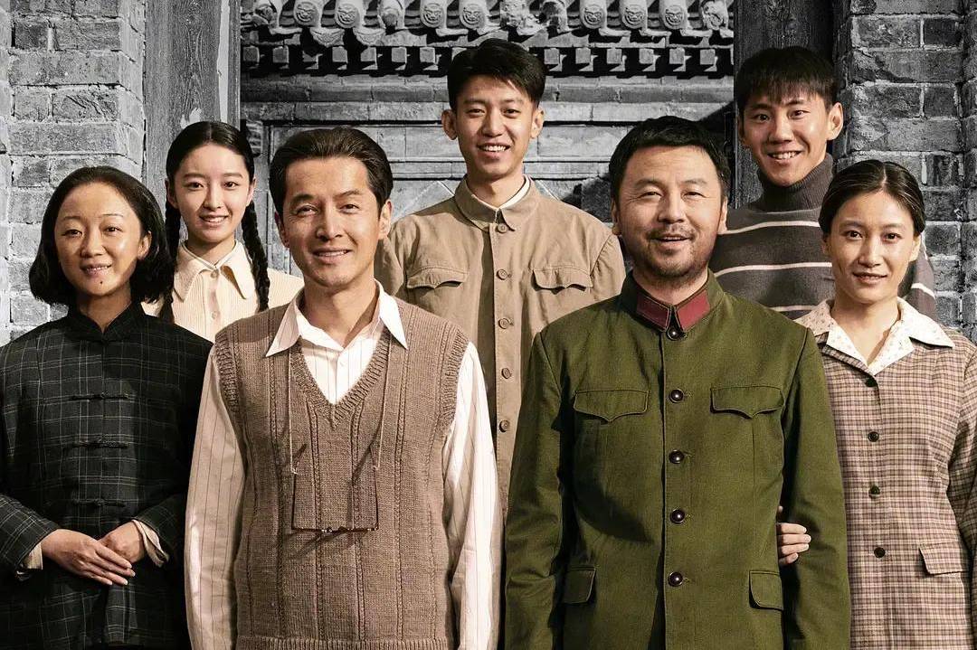 冯小刚新片《抓特务》豆瓣7.5但票房不及预期…被评不如剧版的它算好电影吗？封面图