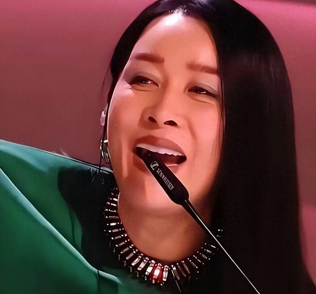 原创            明明是半吊子 , 偏要装资深导师 , 《歌手2026》直播撕碎两人体面