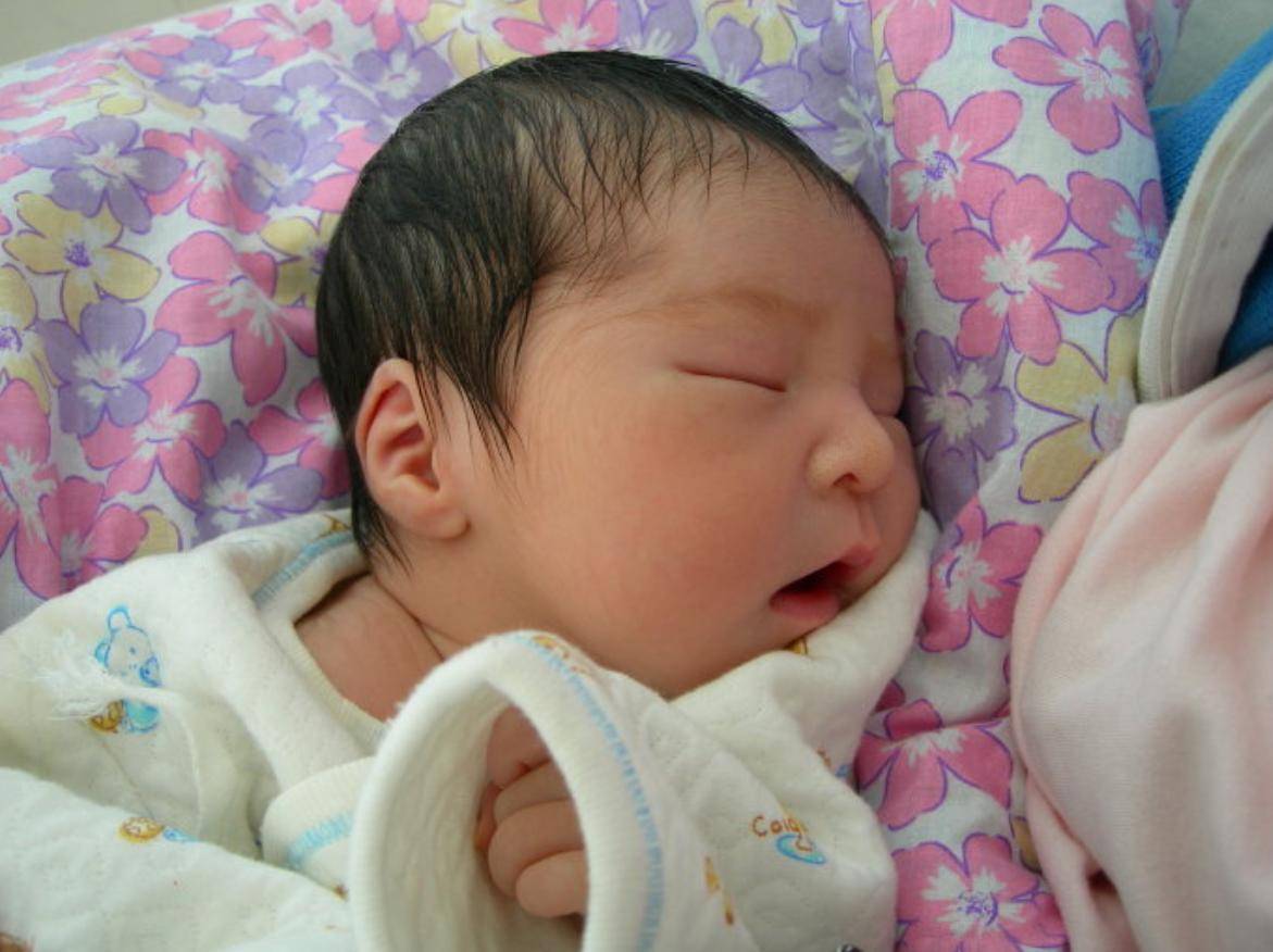 新生儿是如何从那么小的口顺产出来的？一组动图揭晓