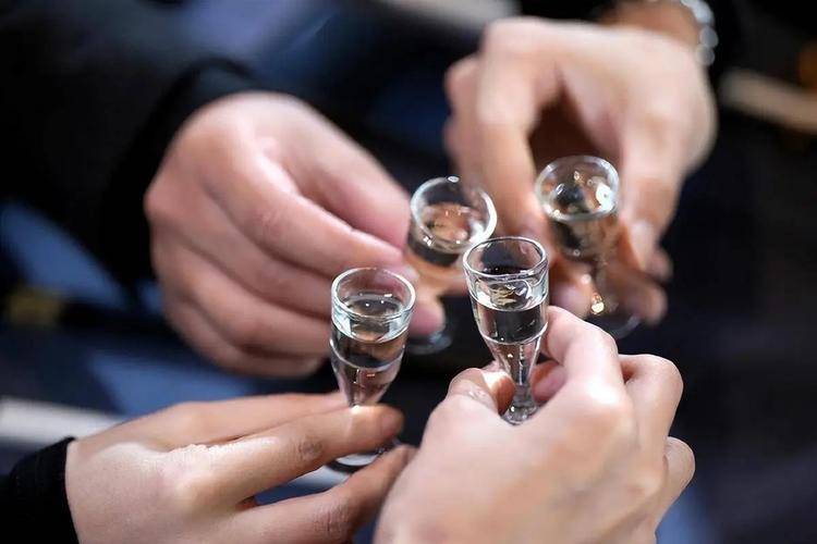 原创            寿命长短与喝酒有很大关系？北大调查51万饮酒者，答案终于出来了