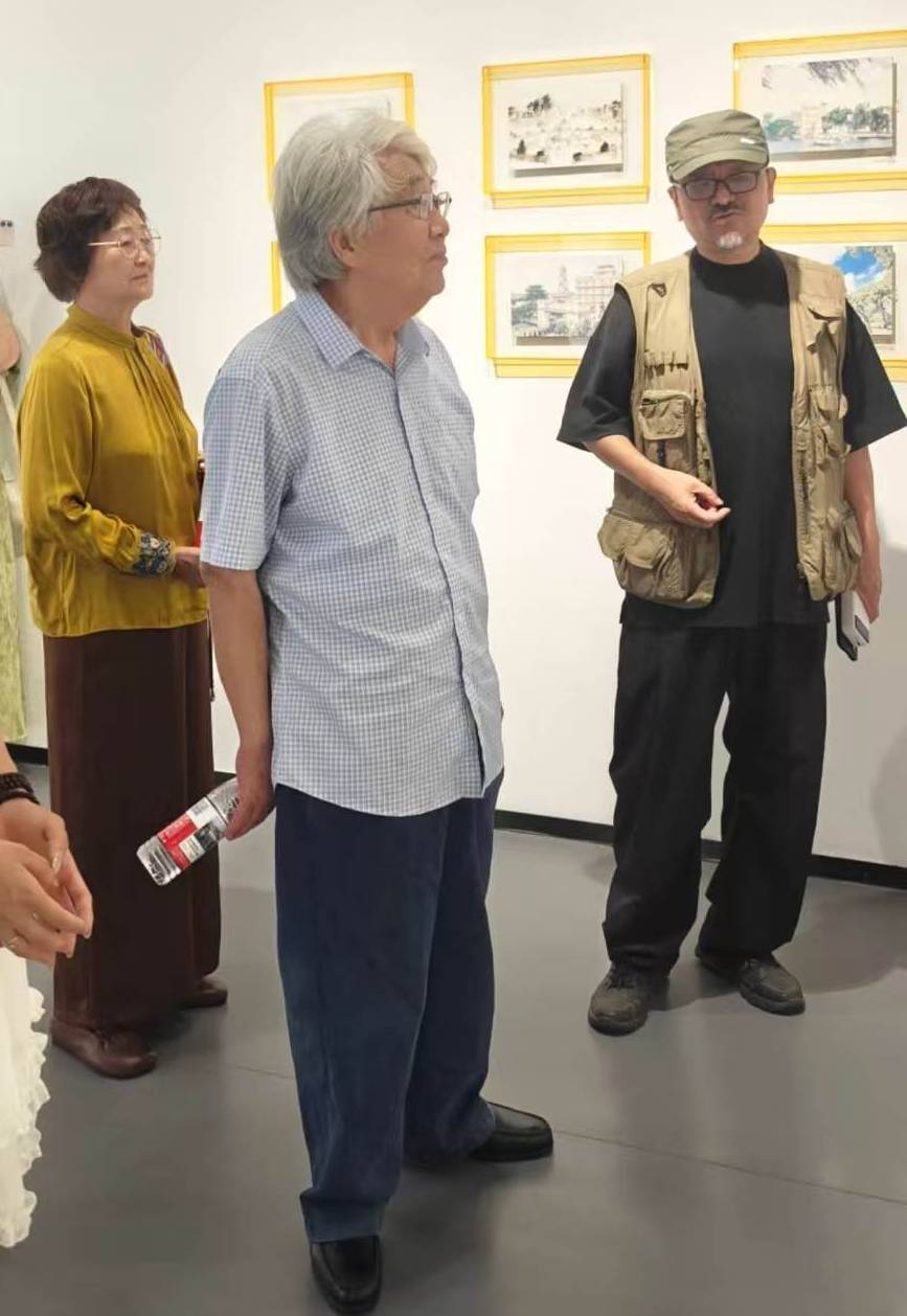 “南昌老城记忆新彩瓷画特展”在南昌高新区美术馆开幕-头条日报网