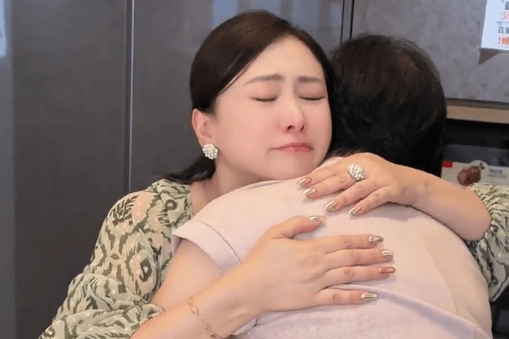 翁虹自曝与姐姐冷战十年终和解 姐妹情深胜从前