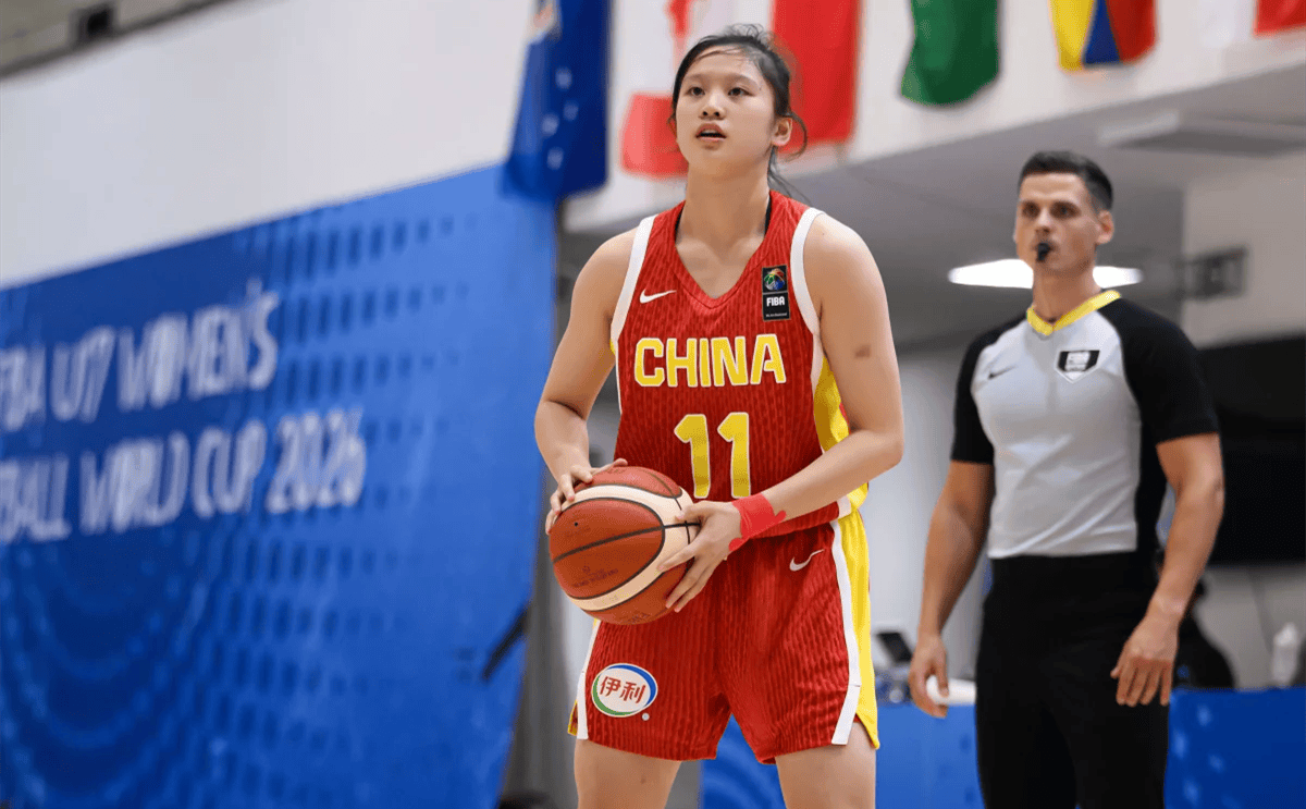 轰24+6！中国女篮17岁新星崛起：夺世青赛开门红，女科比栽培她