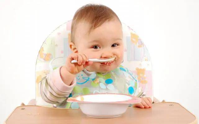 宝宝辅食添加全攻略,新笔爸妈必看！