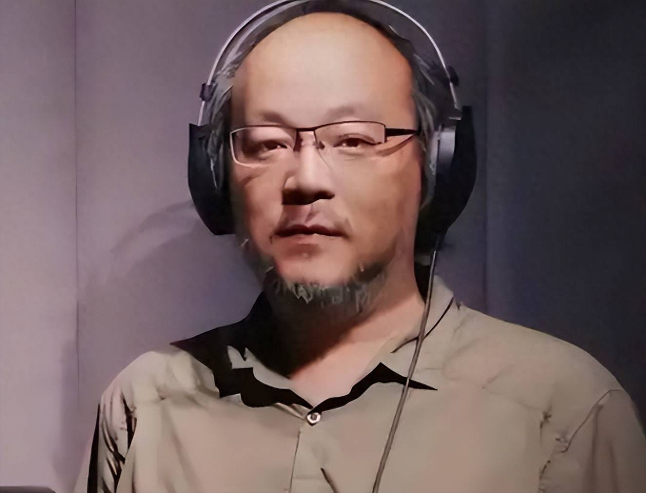 窦唯已定居阿那亚多年 骑电动车 买菜砍价 生活惬意