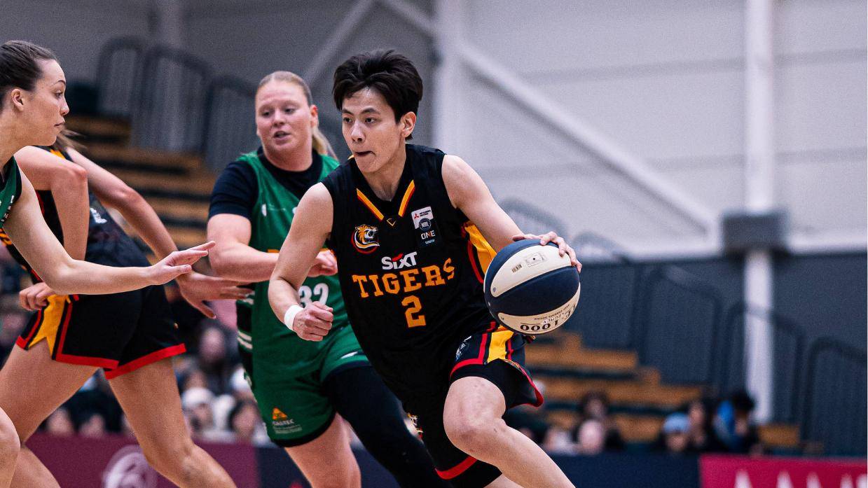 轰26+6！中国女篮24岁1米83王牌留洋闪耀：宫鲁鸣爱将提前归来