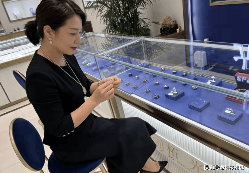 180亿钻石帝国10亿贱卖：河南农业小县城，杀死戴比尔斯