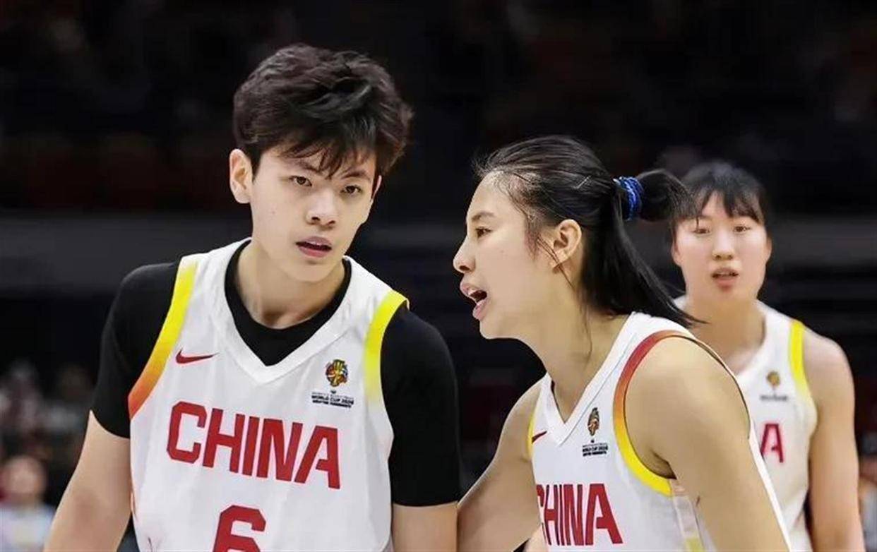李缘落选！中国女篮14人名单炸锅，王思雨独撑后场，新版李梦8月7日海口首秀