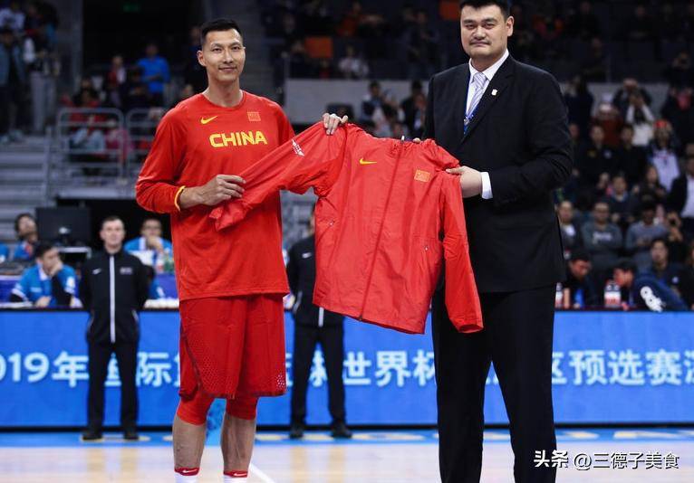 辞去篮协主席1年，姚明近况曝光，再次印证易建联的那句话
