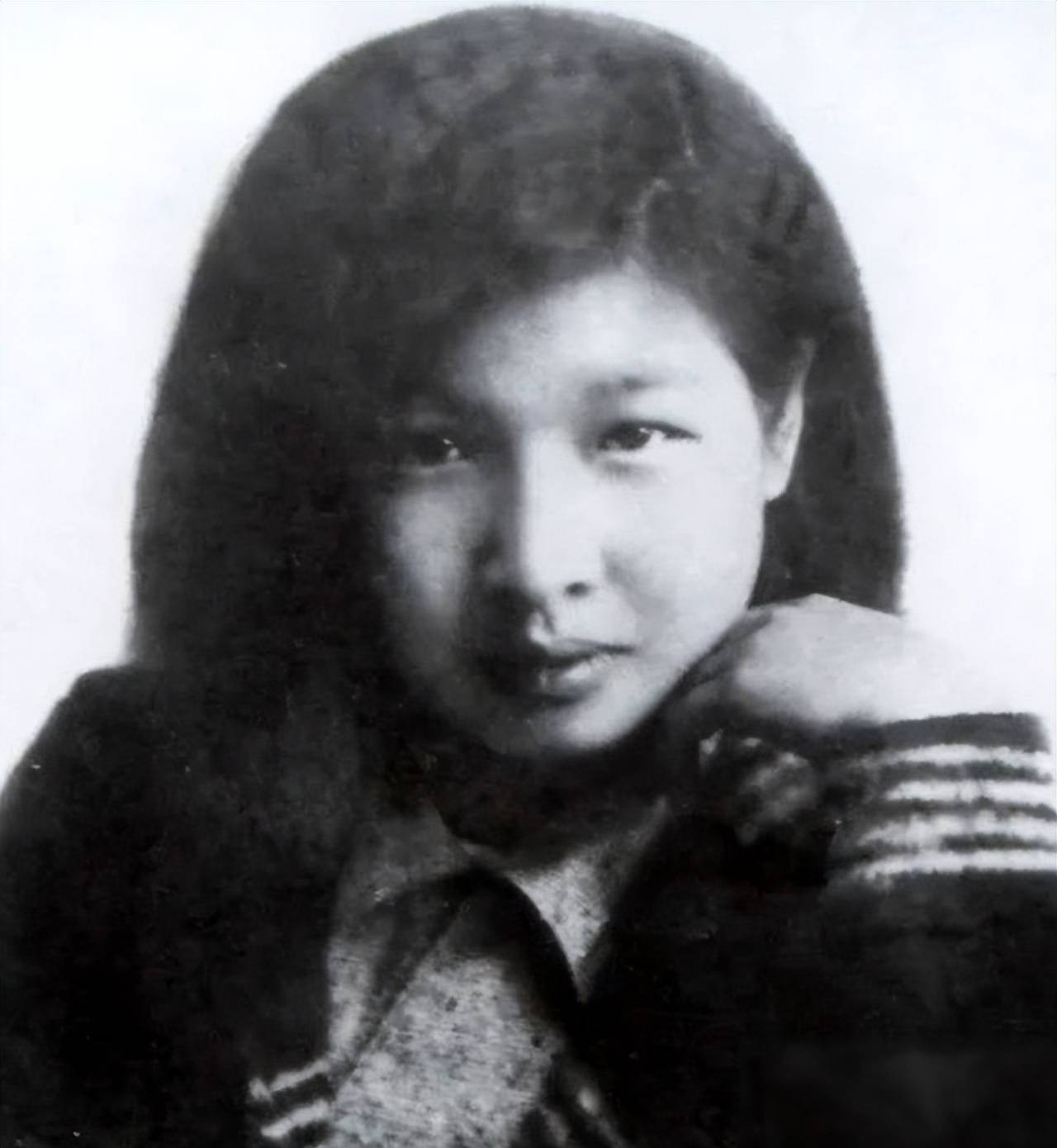 1998年，陶斯亮和哥哥石来发的合影，一母所生，但命运判若天渊_曾志_井冈山_母亲