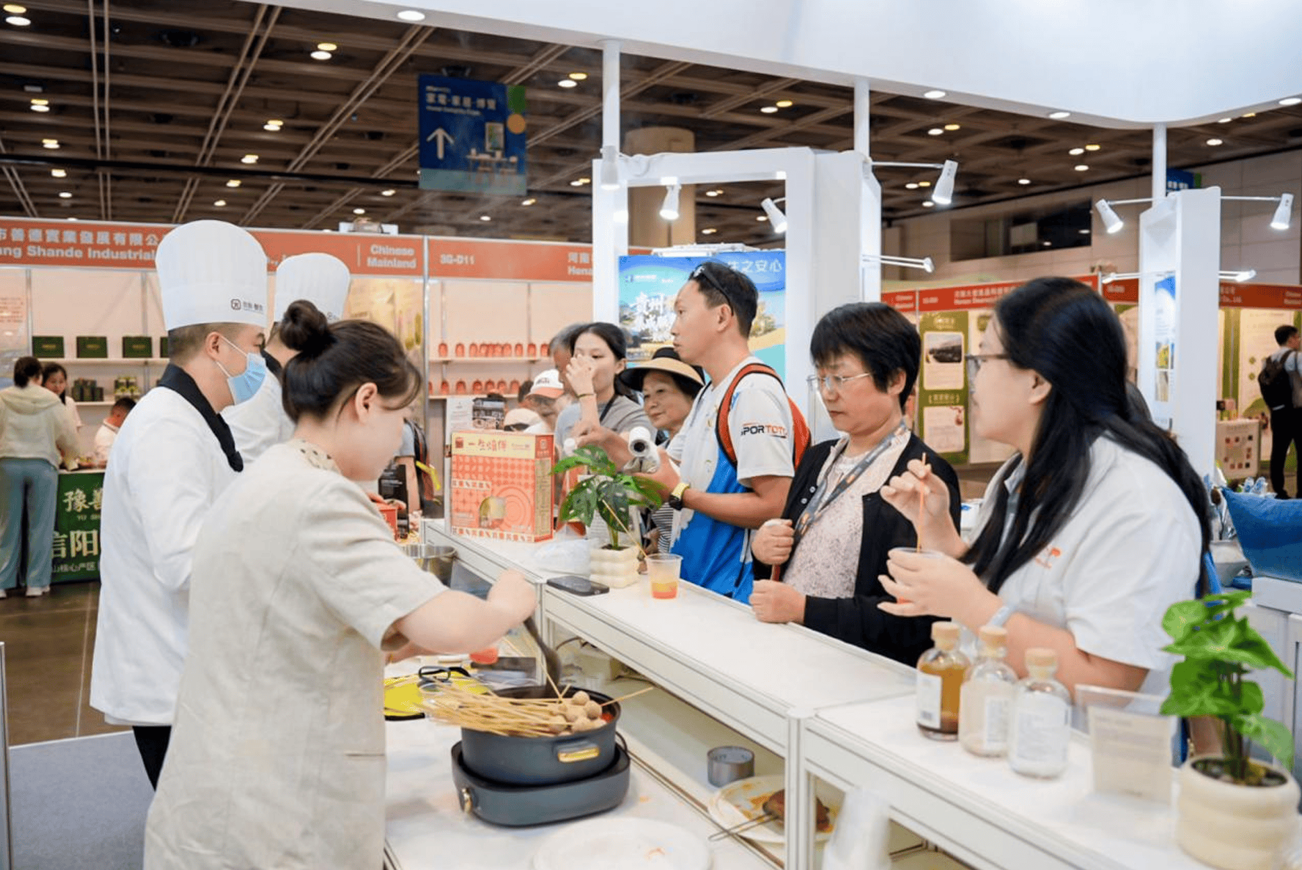 贵旅集团亮相香港美食博览，“黔货出海”迈出坚实一步(图1)