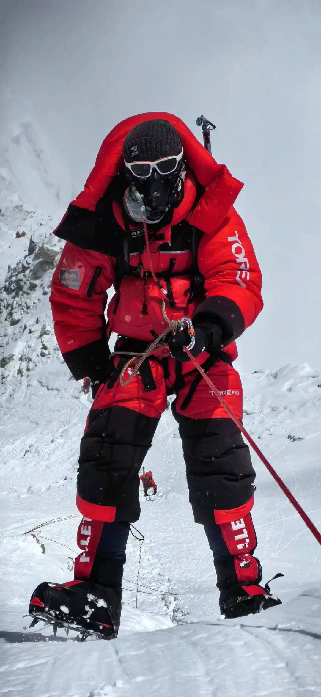 罗布参加环四姑娘山超级越野跑冲线瞬间