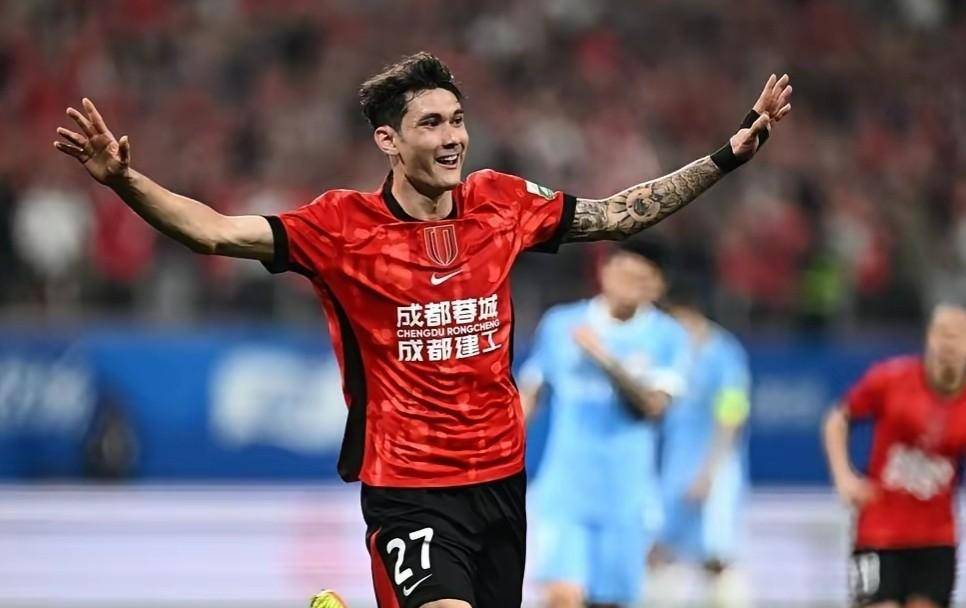 成都蓉城国脚陷进球荒，17场0球！球迷：还不如留在北京国安