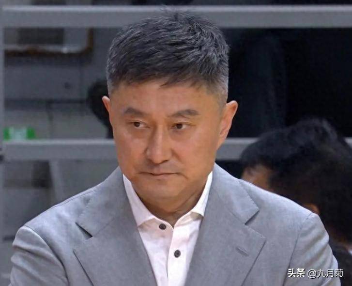 杜锋现状：定居广东，和妻子常年分居，13岁女儿不打篮球太可惜